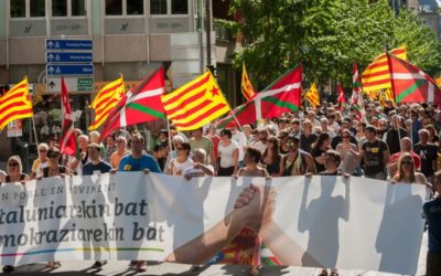 La sinistra indipendentista basca manifesta a sostegno del referendum catalano